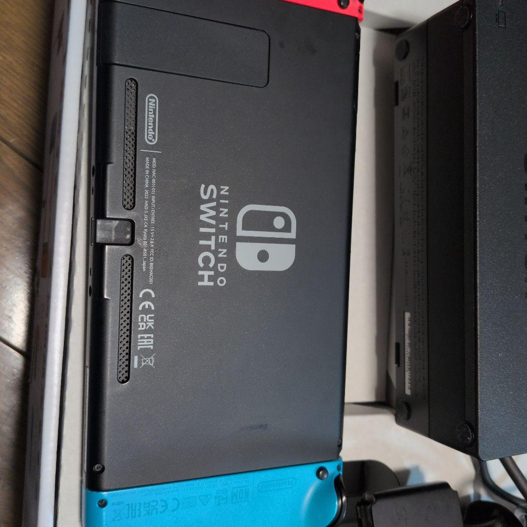 短期Nintendo Switch 赤/青 本体 カービィキャップ付き ポーチ付