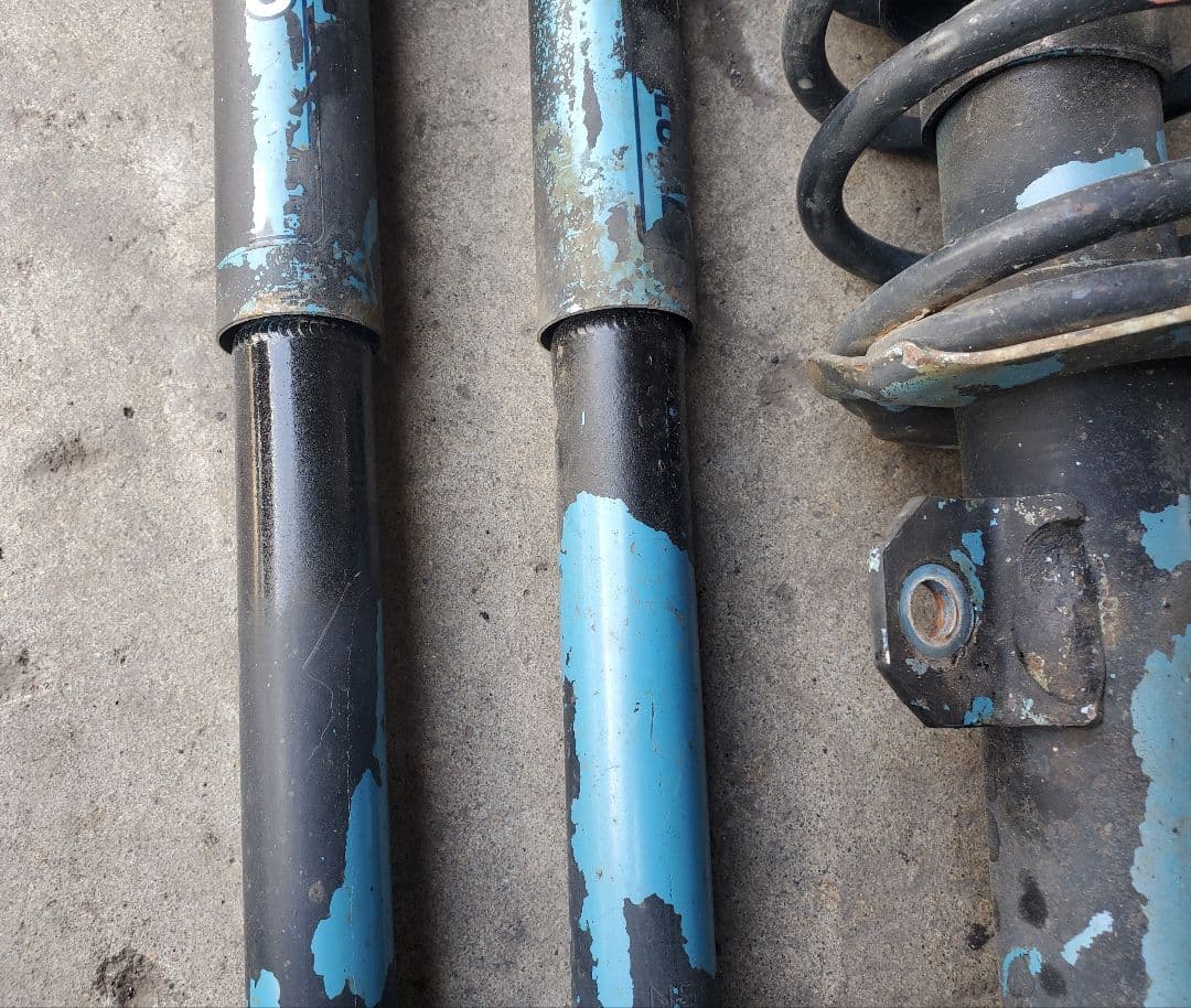 MH23S ワゴンR カヤバニューSR 1台分