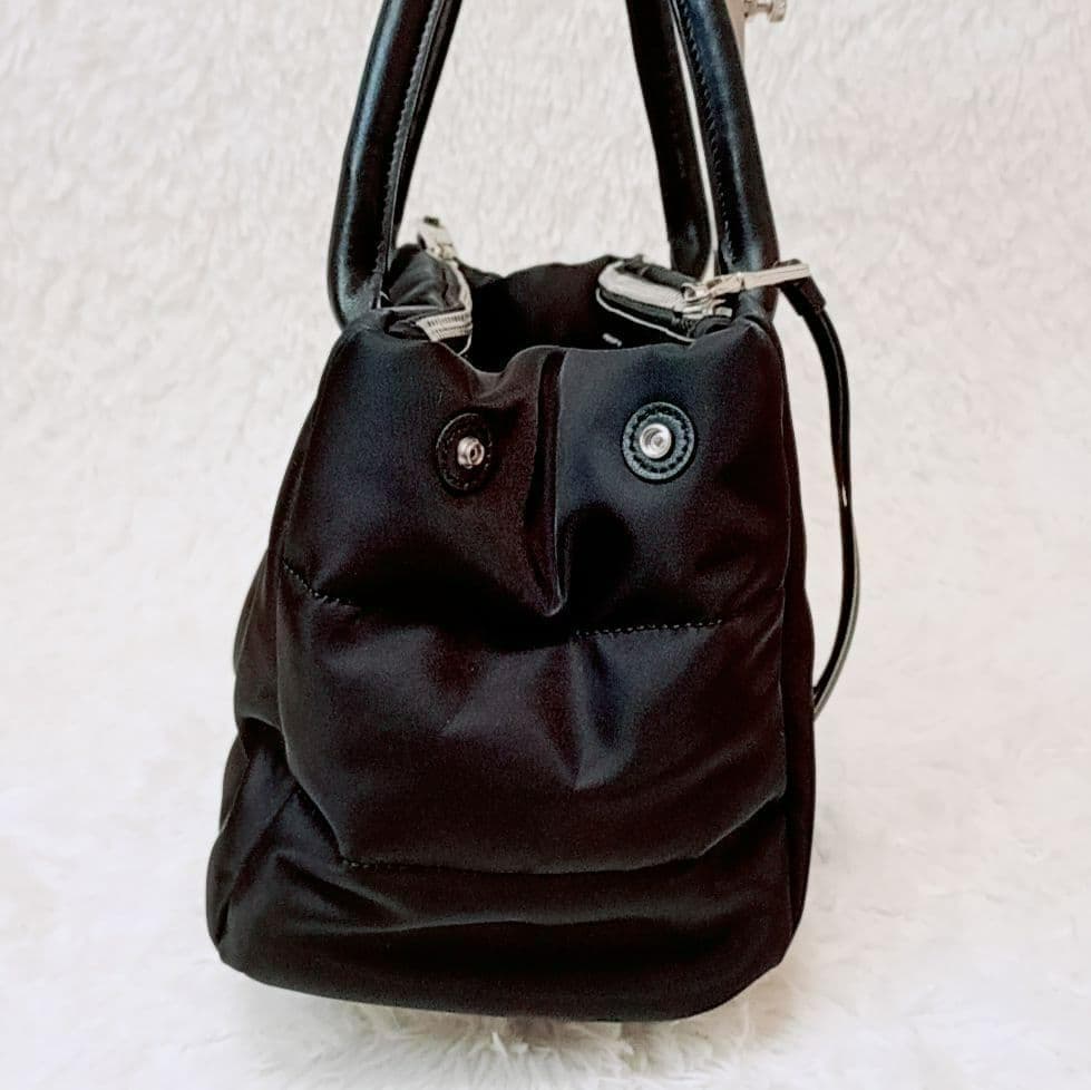 【極美品】ダイアナ ハンドバッグ ショルダーバッグ 2way 3層 ナイロン