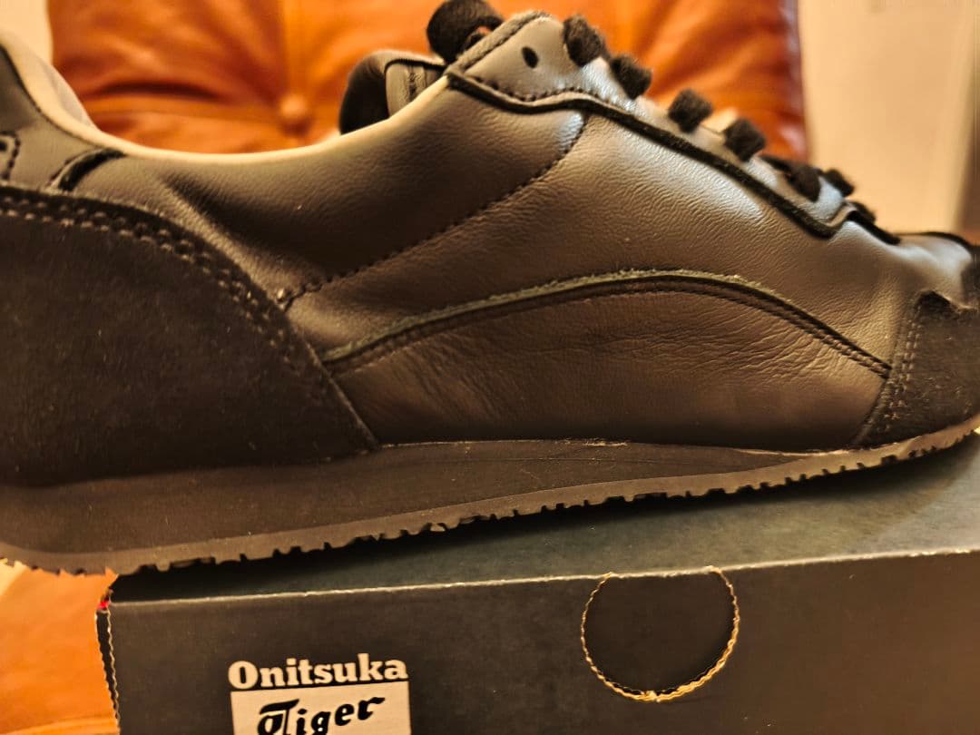 新品同様　Onitsuka Tiger SERRANO CL ブラック/27.0