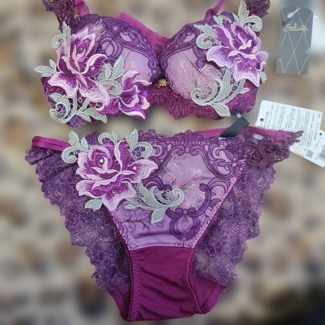 サルート　C65花柄刺繍ブラジャーショーツセット 紫系