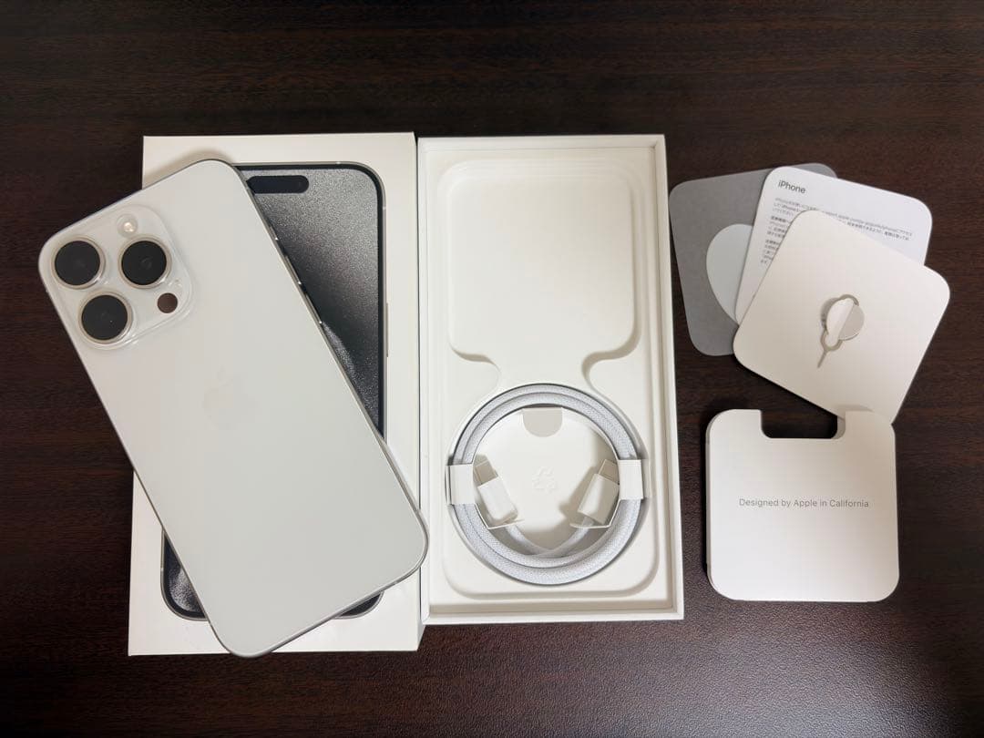 iPhone 15 Pro ホワイトチタニウム 256GB