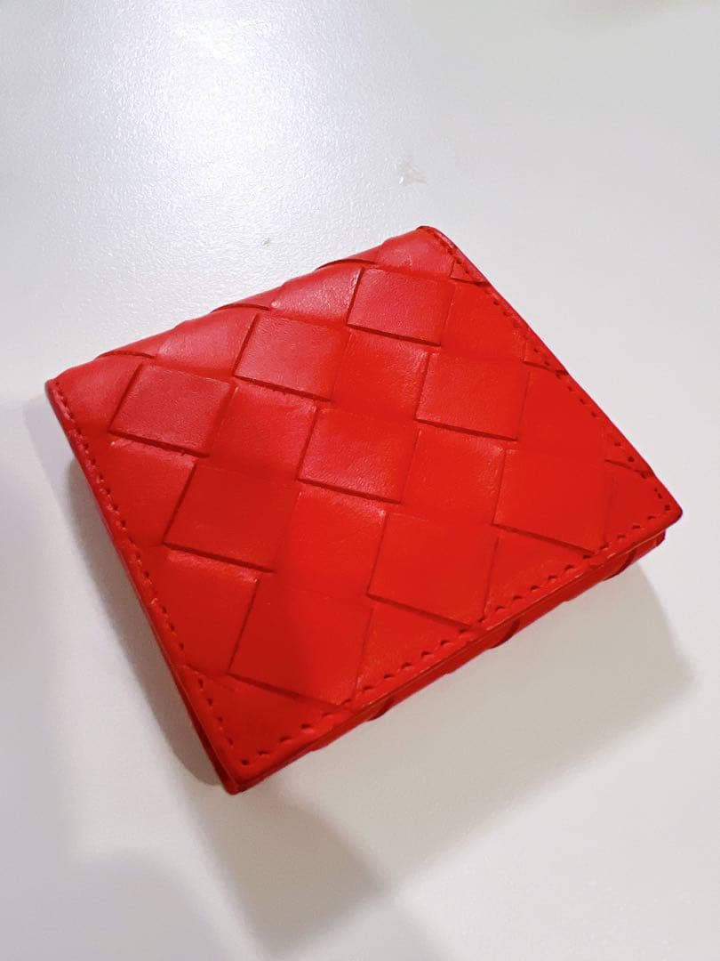 ボッテガヴェネタ ケース レッド