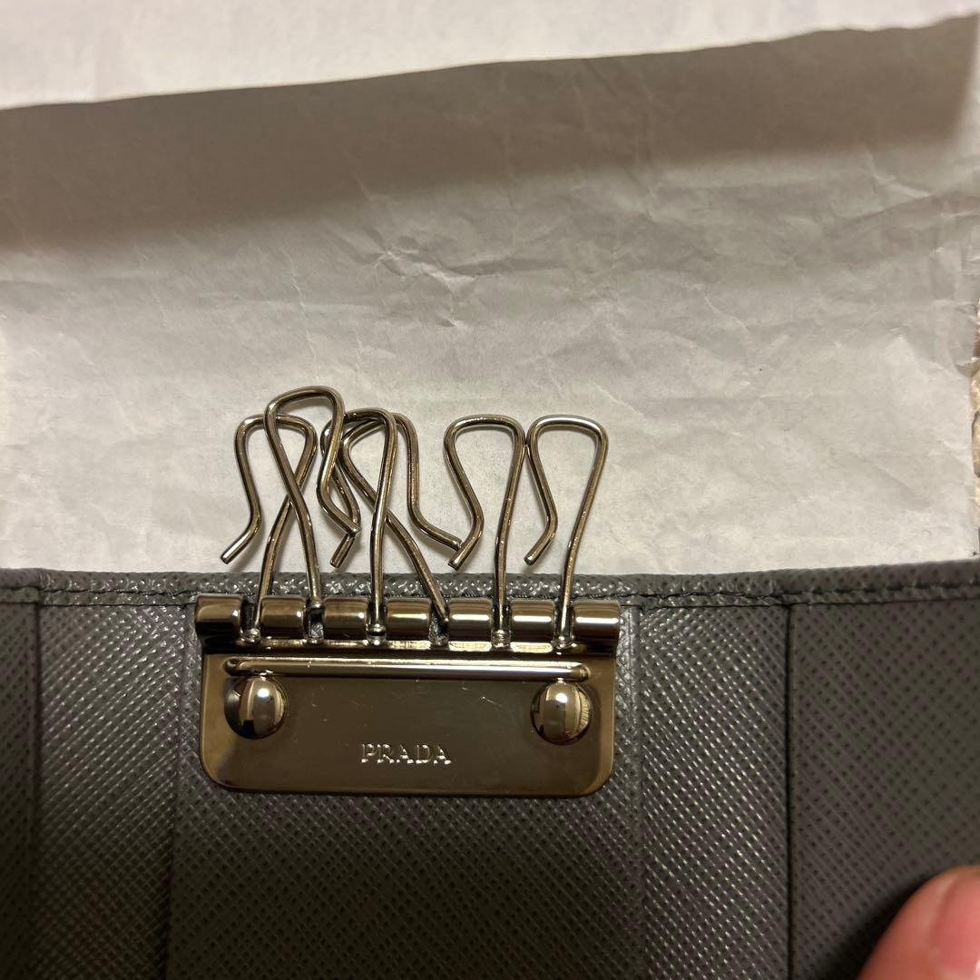 PRADA キーケース マルモ　シルバー　リボン　未使用　新品　グレー