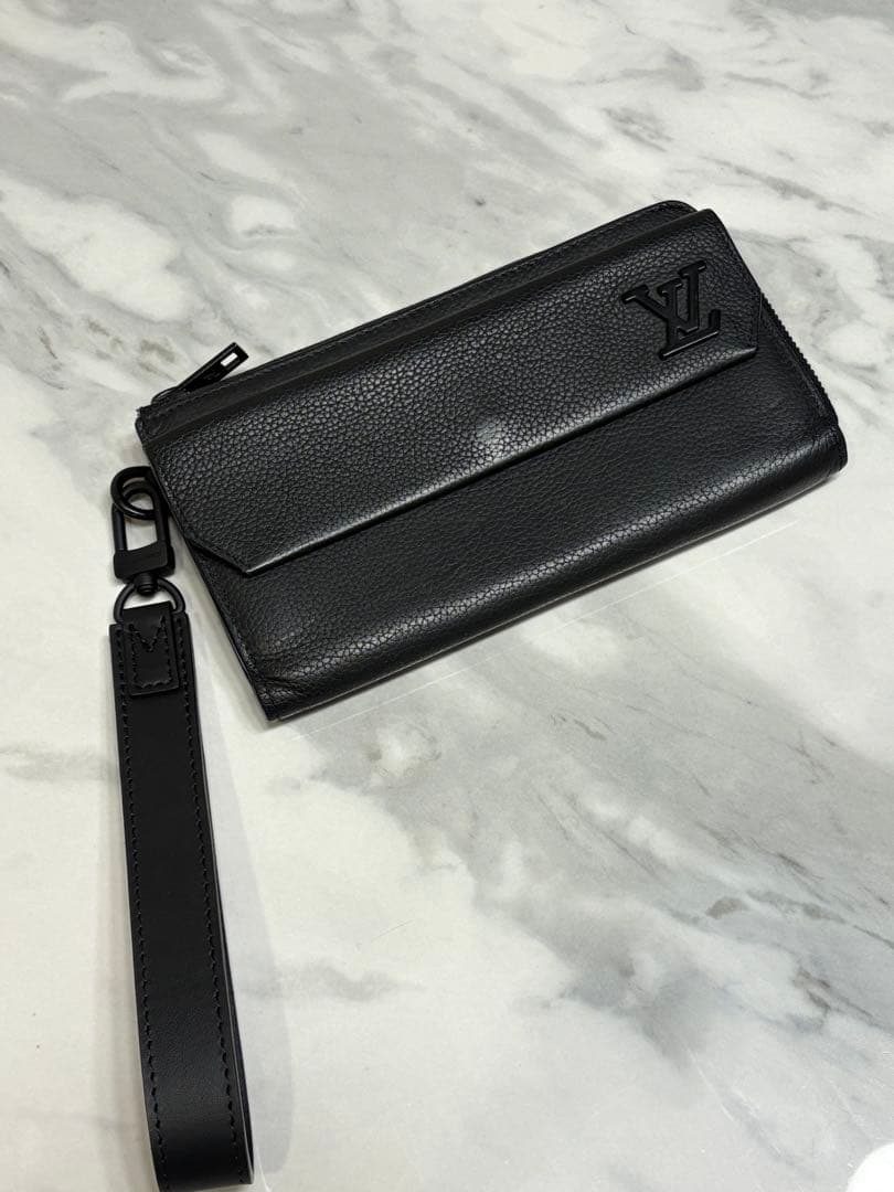 ルイヴィトン アエログラム ジッピーウォレット ドラゴンヌ ブラック
