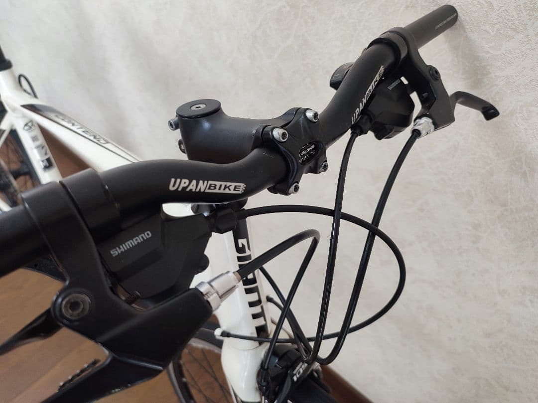 GIANT CONTEND 2  2×8S 2017年製  フラットバー仕様