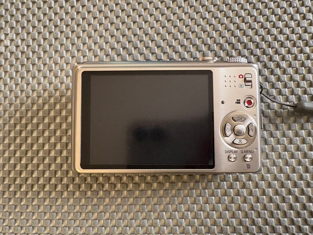 【美品】パナソニック デジタルカメラ LUMIX DMC-TZ7-S シルバー