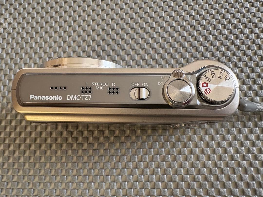 【美品】パナソニック デジタルカメラ LUMIX DMC-TZ7-S シルバー