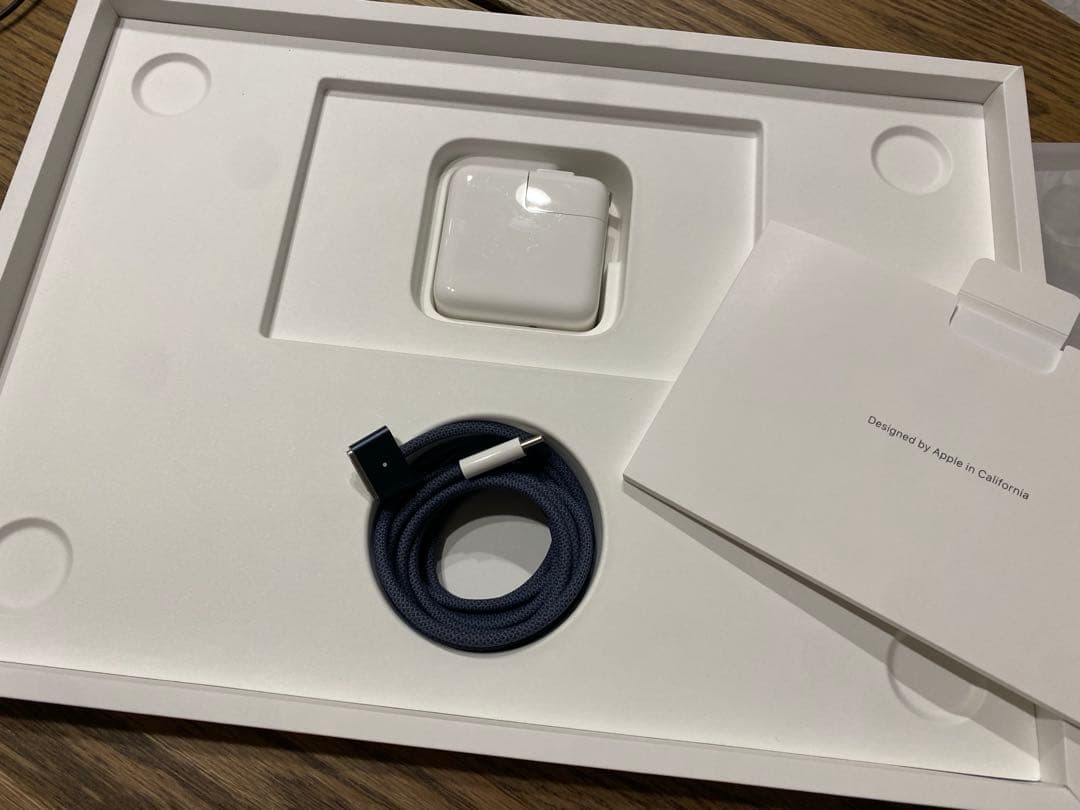 MacBook Air M2 8GB 13.6インチ　ミッドナイト