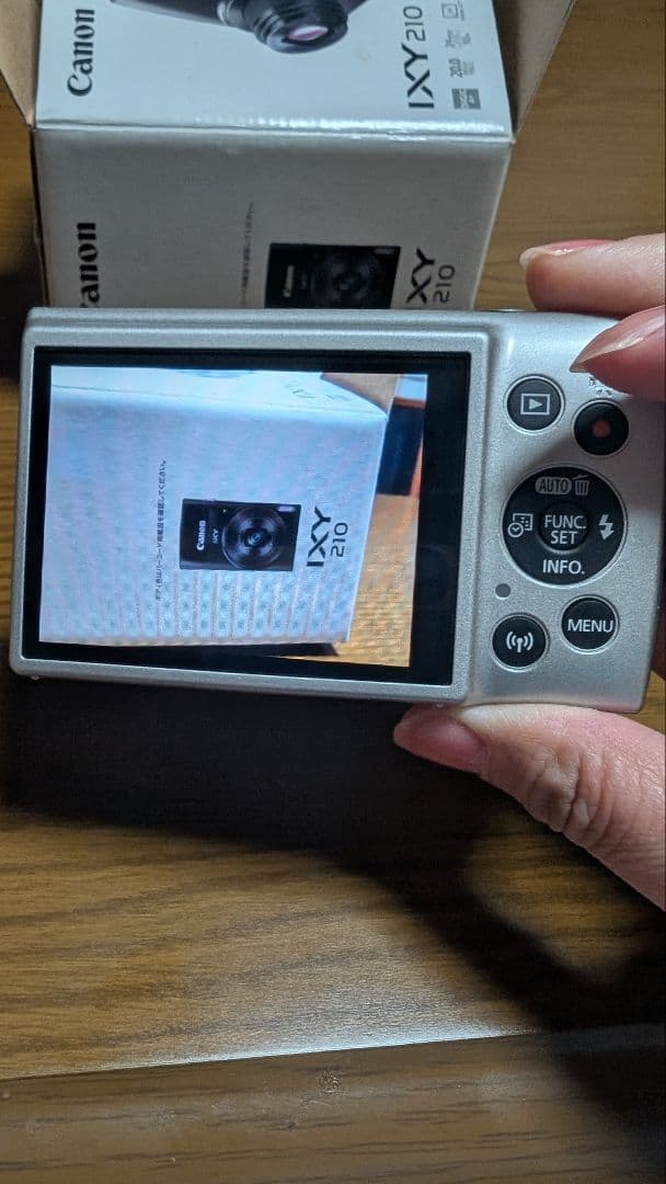 Canon IXY 210 デジタルカメラ