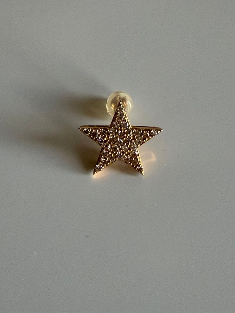 LKサロン　星型ピアス(片耳用)