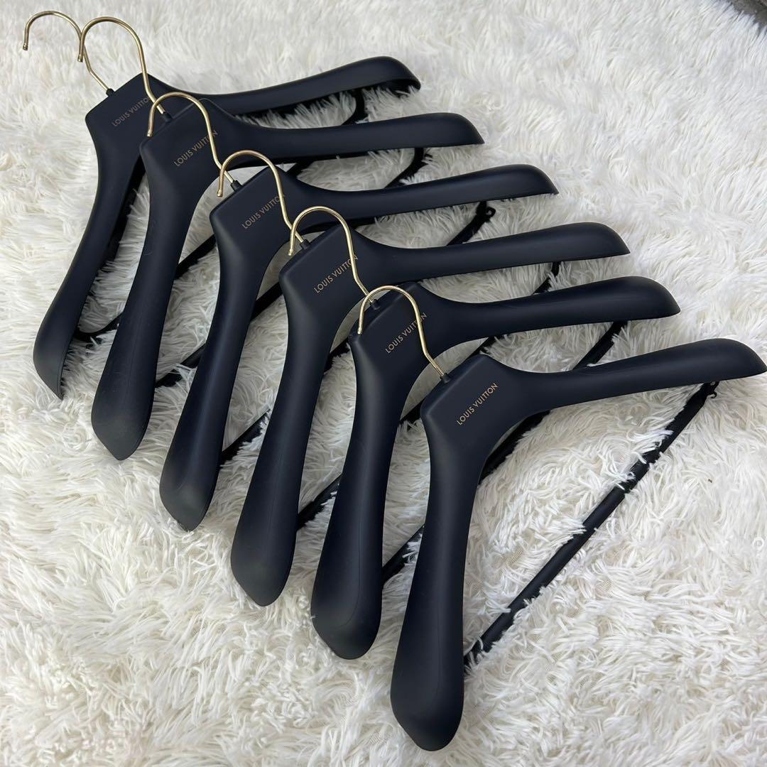 LOUIS VUITTON ルイヴィトン　ハンガー６本セット