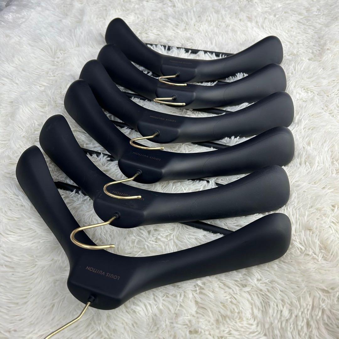 LOUIS VUITTON ルイヴィトン　ハンガー６本セット