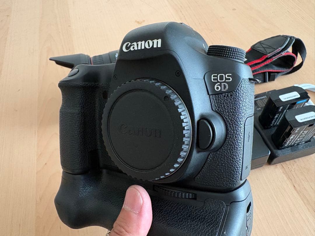 ☆美品☆ Canon 6D フルサイズ　レンズ2本セットバッテリークリップ付き！