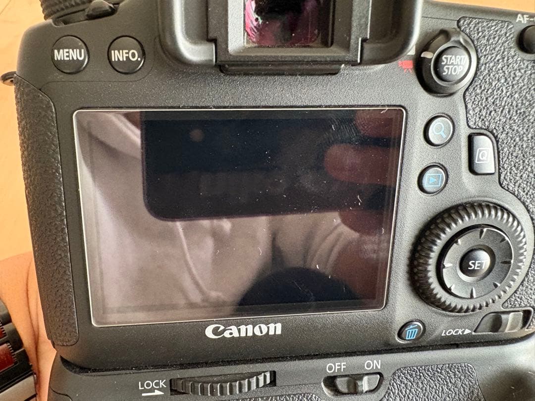 ☆美品☆ Canon 6D フルサイズ　レンズ2本セットバッテリークリップ付き！