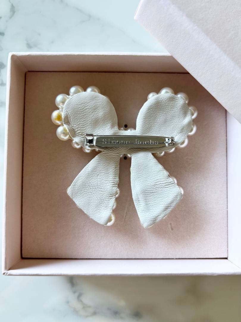 Simone Rocha x  パールリボンブローチ