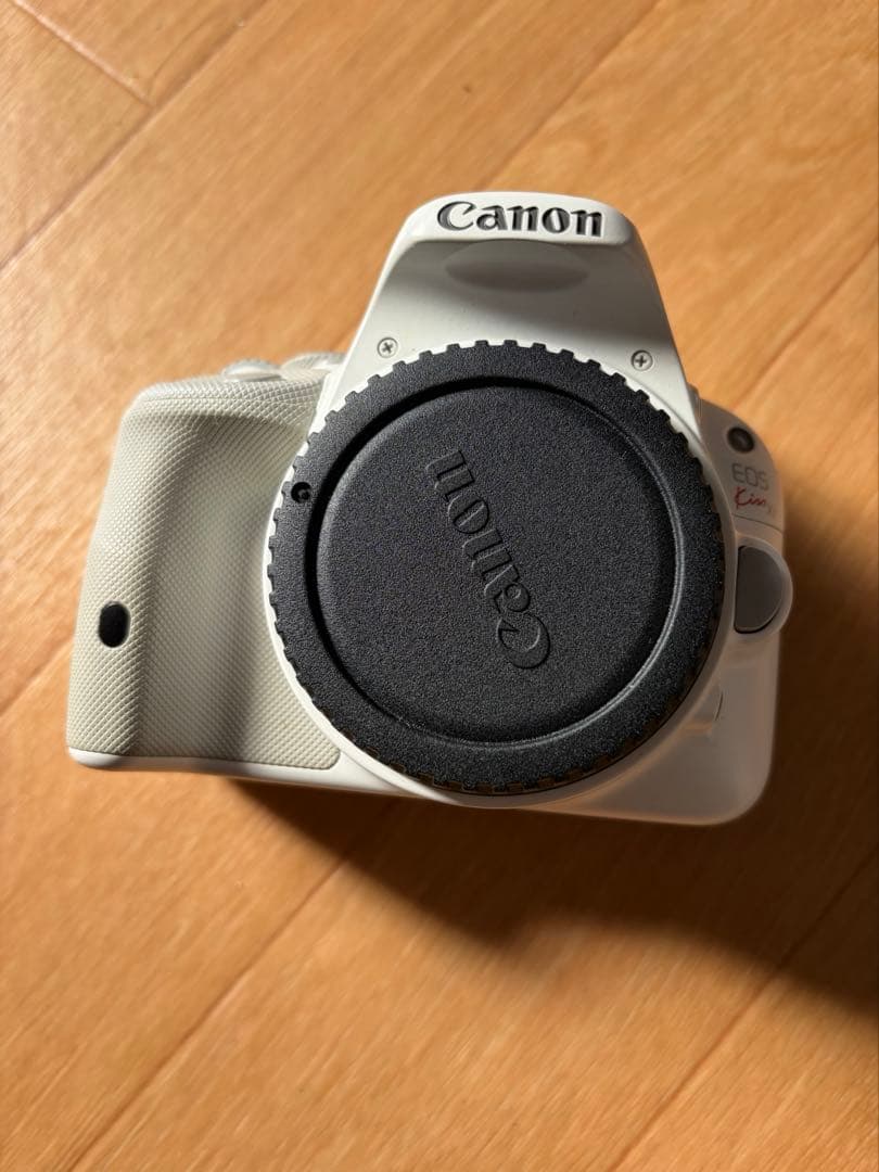 Canon eos kiss7デジタル一眼レフカメラ ホワイト　動作確認済SD付