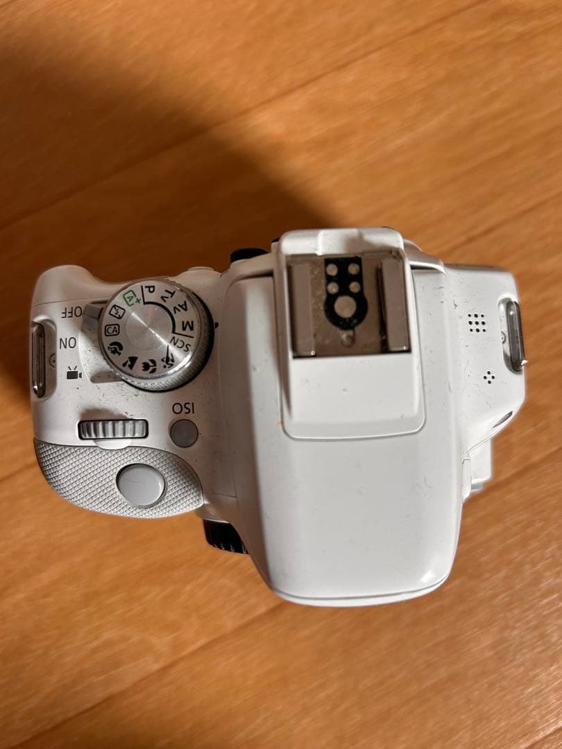 Canon eos kiss7デジタル一眼レフカメラ ホワイト　動作確認済SD付