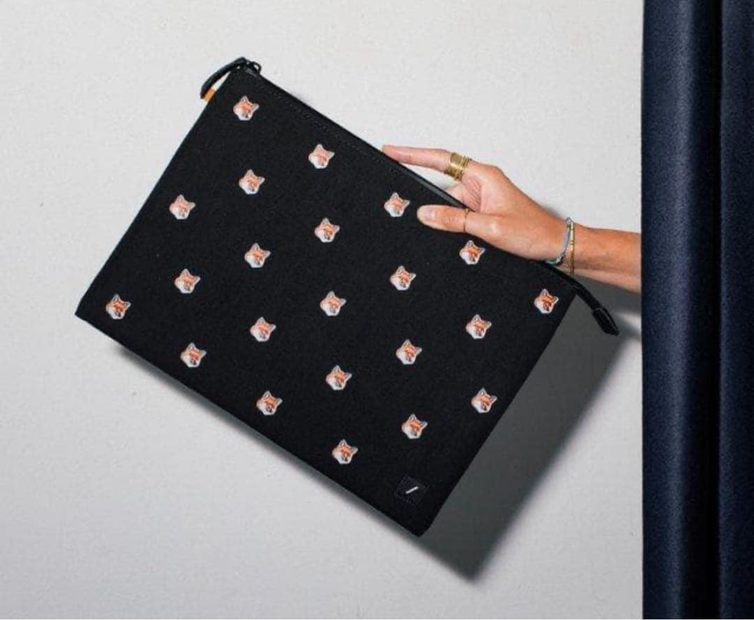 メゾンキツネ パソコンケース タブレットケース