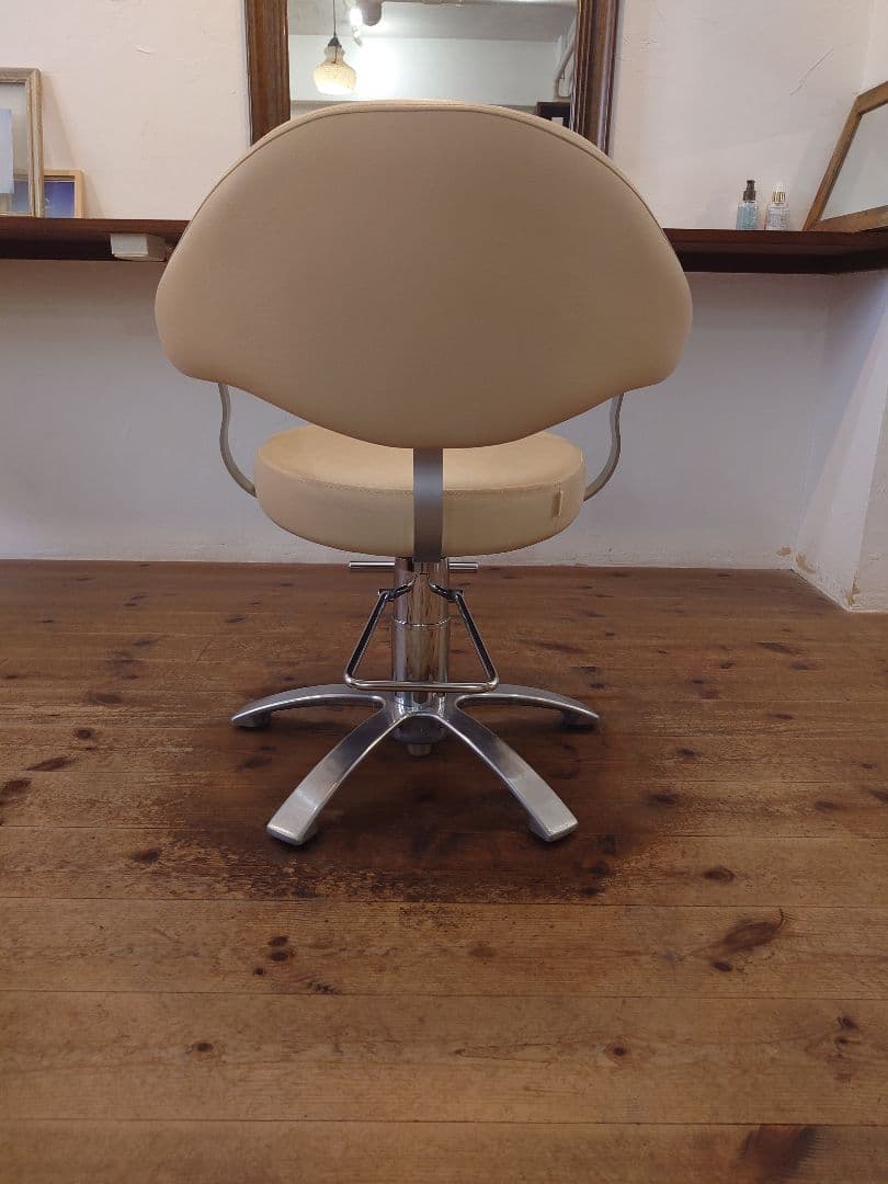 【期間限定10/31まで】オオヒロ　美容スタイリングチェア　ベージュ