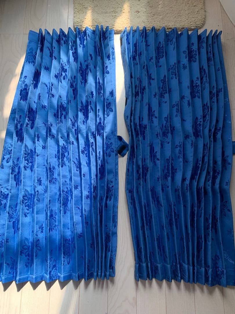 トラック　薔薇、遮光カーテン！ブルー！仮眠、センター、リア3点セット美品！！