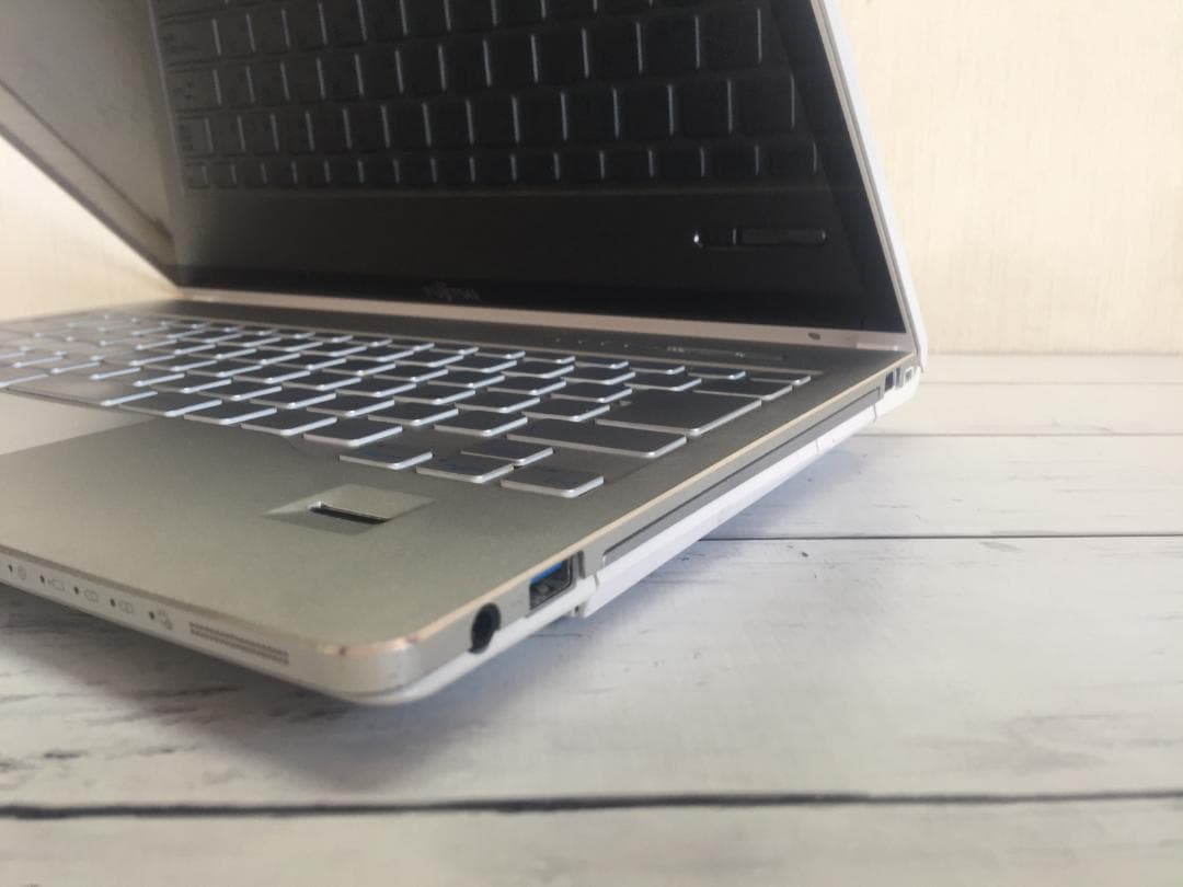 富士通 SH90/M 13.3型液晶/Office2024/Win11