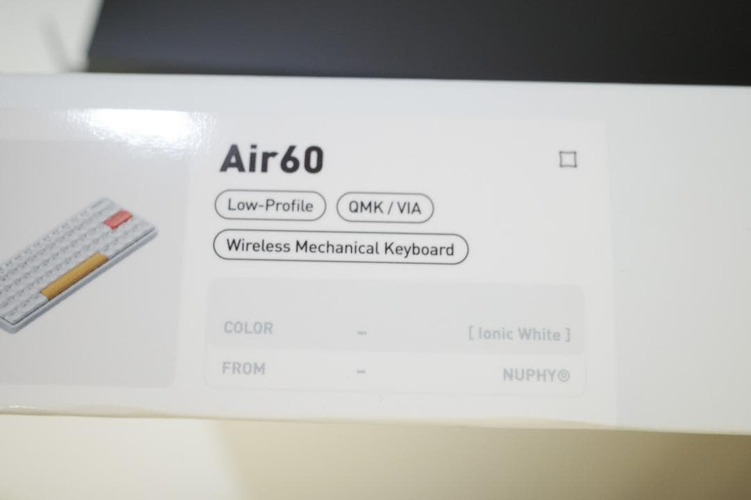NuPhy Air60 V2 メカニカルキーボード（キーボードケース付き）