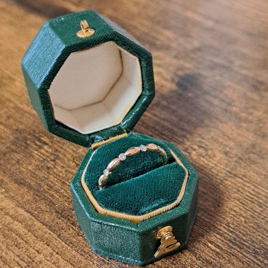 アズ。ダイヤモンドオーバルカット18kイエローゴールドリング