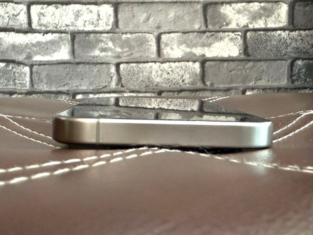 ☆超美品☆Apple iPhone 15Pro ナチュラルチタニウム　256GB