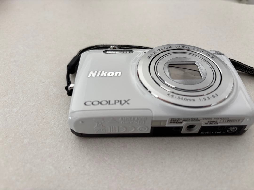 Nikon COOLPIX S6800 ホワイト デジカメ　13086