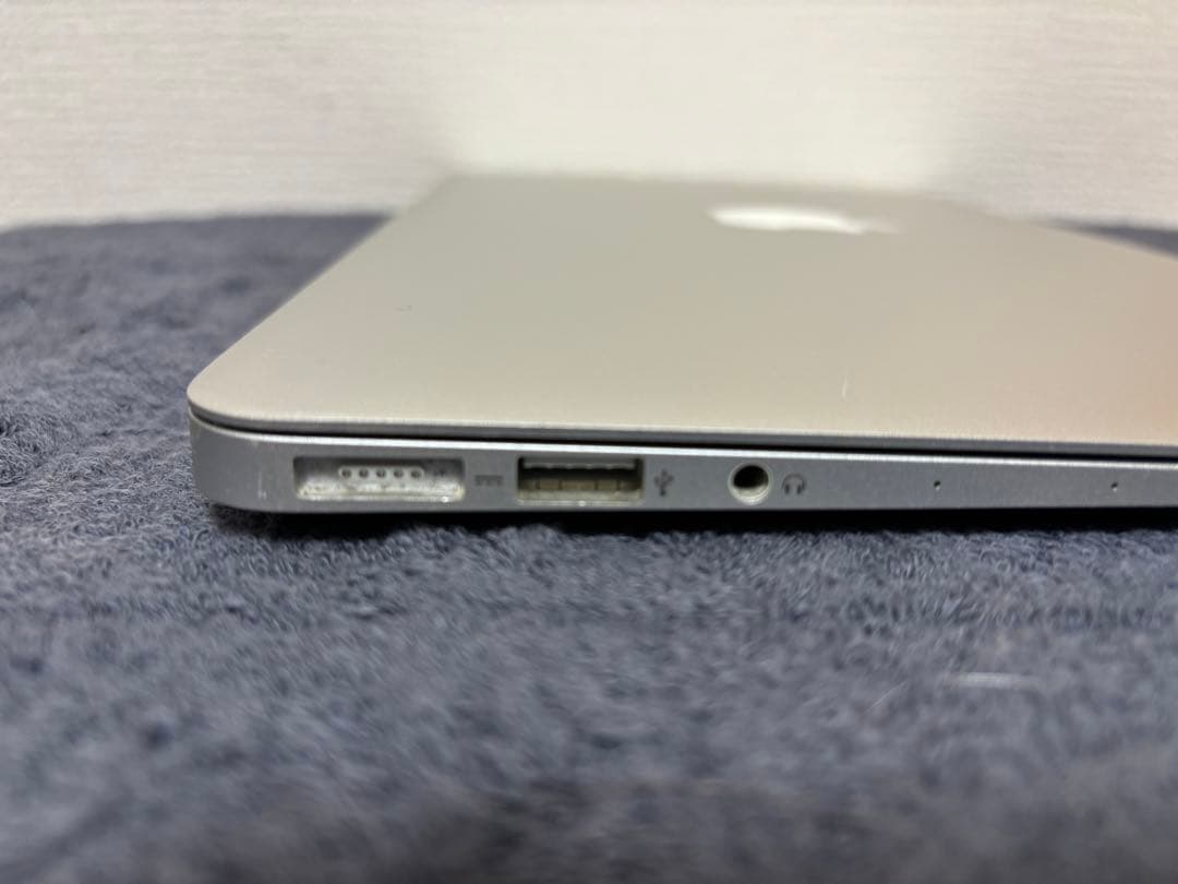 Apple MacBook Air 6.1 シルバー 11インチ