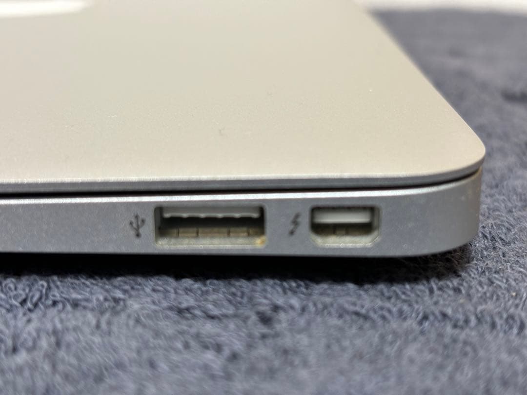 Apple MacBook Air 6.1 シルバー 11インチ