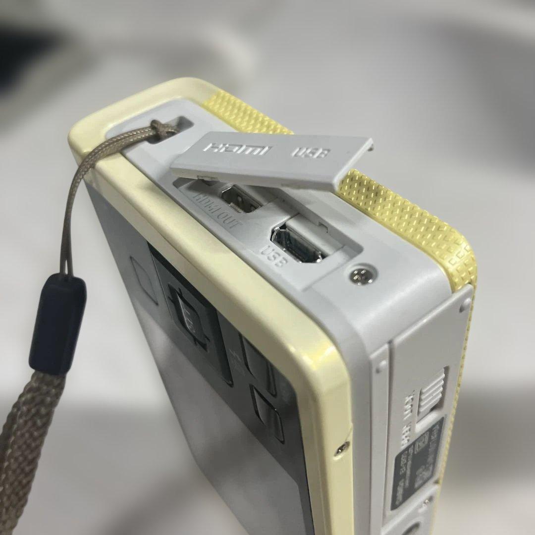 CASIO カメラ　EX-ZR70　イエロー　EXILIM 【生産終了品】