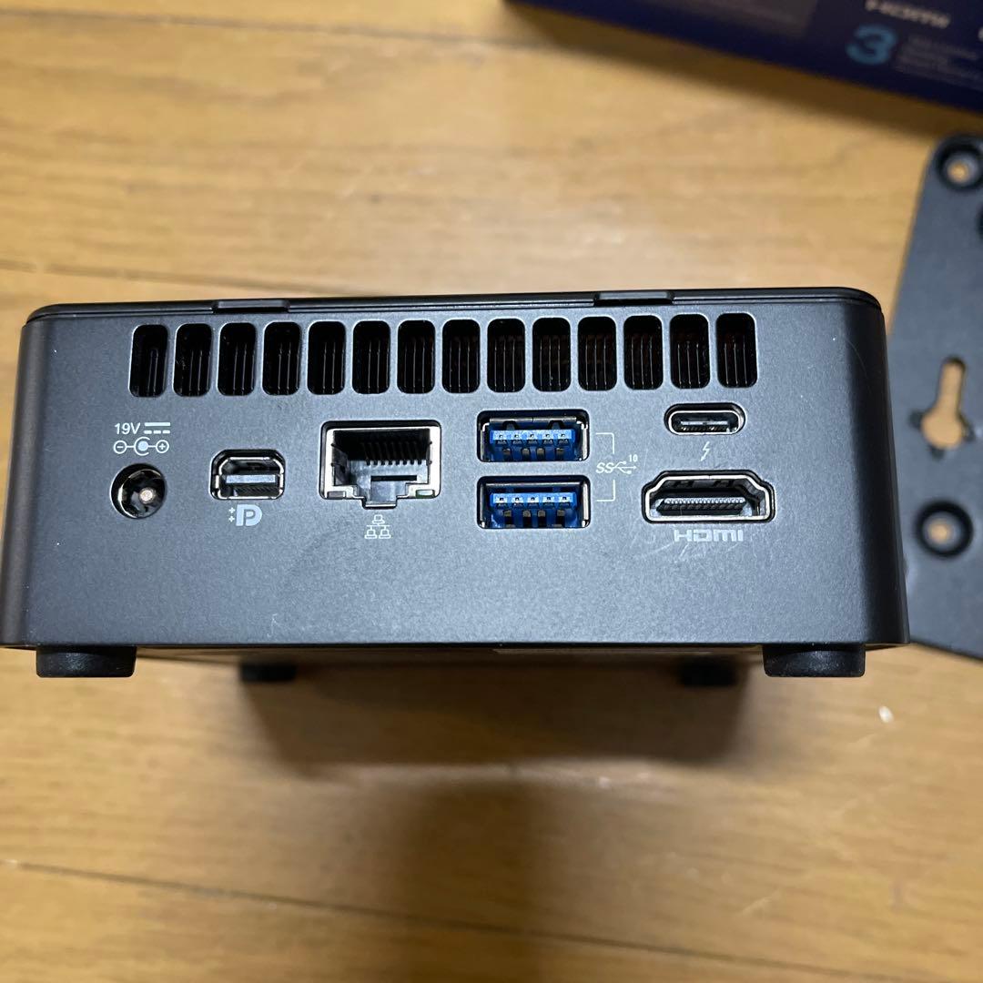 【美品】intel NUC 第11世代 NUC11PAHi5000