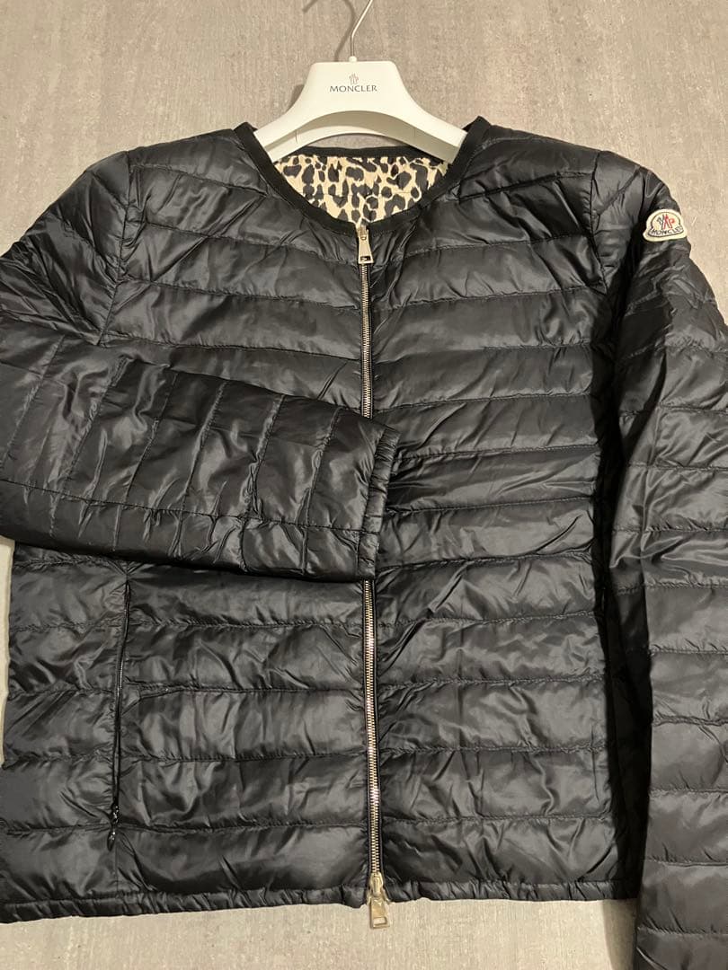 Moncler モンクレール　リバーシブルライトダウンジャケット