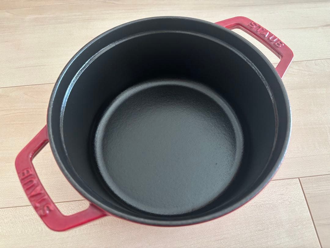 STAUB ラ・ココット チェリー　両手鍋　18センチ