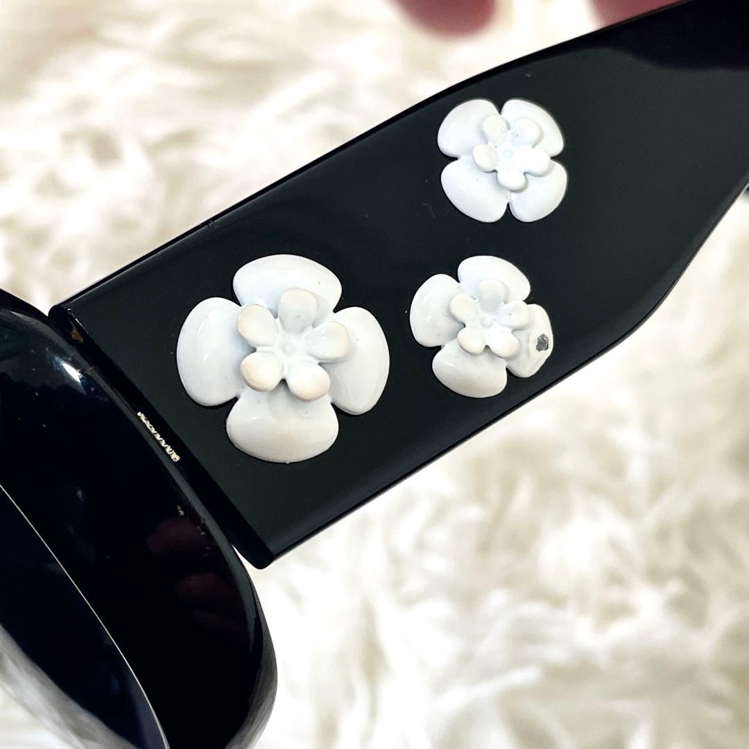 シャネル　CHANEL サングラス　カメリア　モチーフ　ブラック　黒