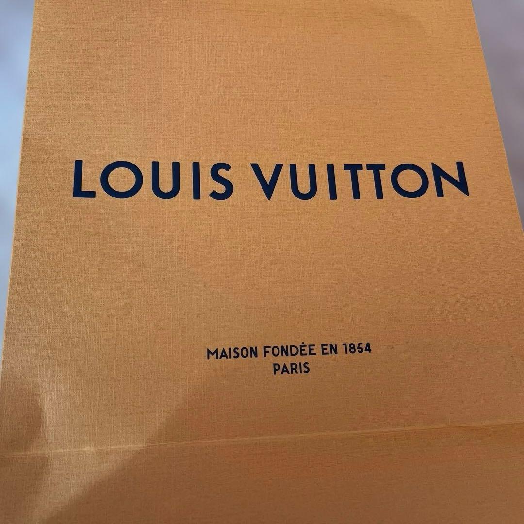 LOUIS VUITTON グレー・ホワイト ポーチ