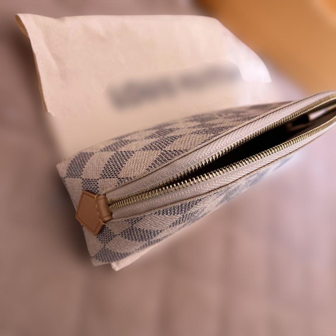 LOUIS VUITTON グレー・ホワイト ポーチ