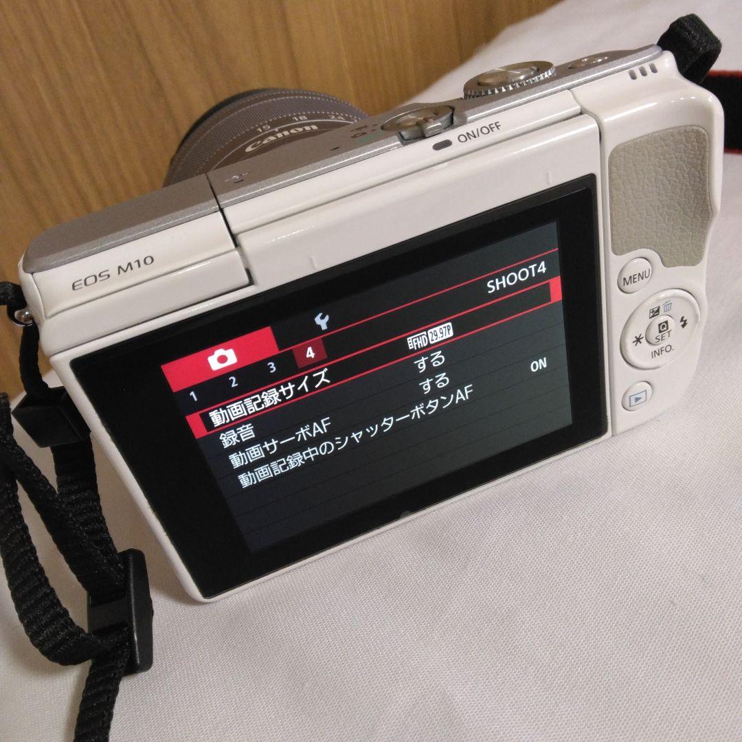 Canon ミラーレス一眼　EOS M10 デジタルカメラ　ホワイト