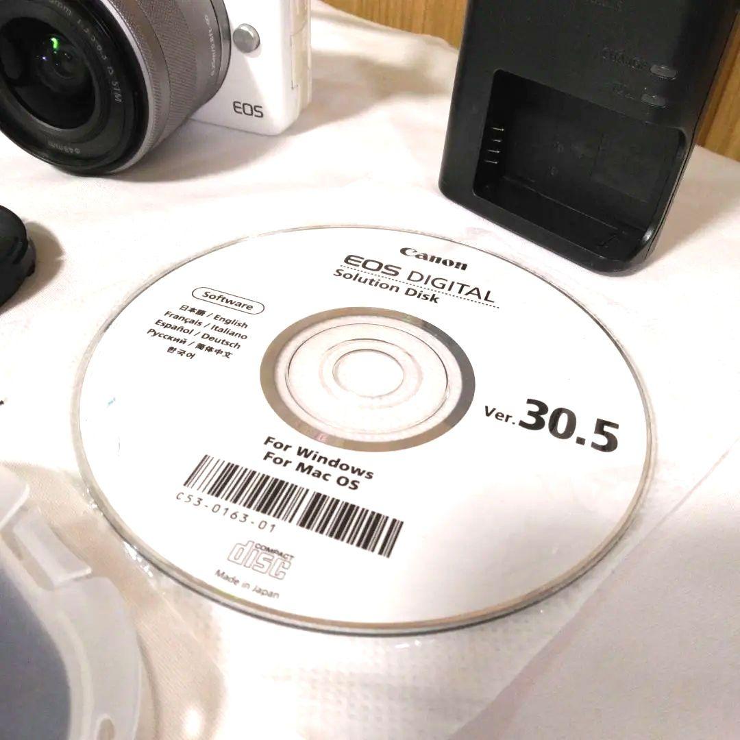 Canon ミラーレス一眼　EOS M10 デジタルカメラ　ホワイト