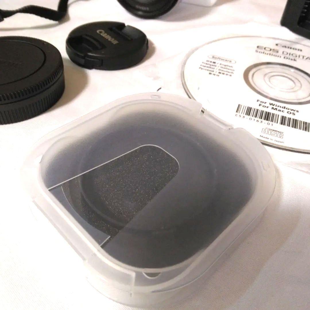 Canon ミラーレス一眼　EOS M10 デジタルカメラ　ホワイト