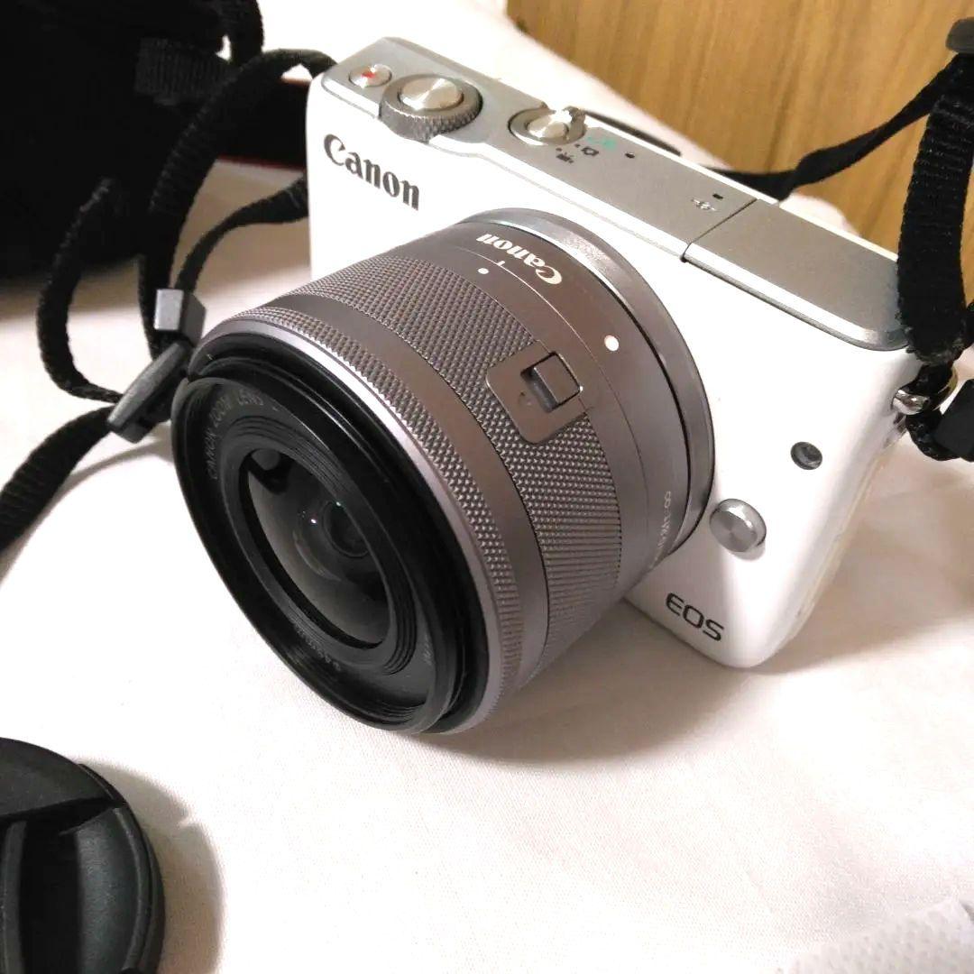 Canon ミラーレス一眼　EOS M10 デジタルカメラ　ホワイト