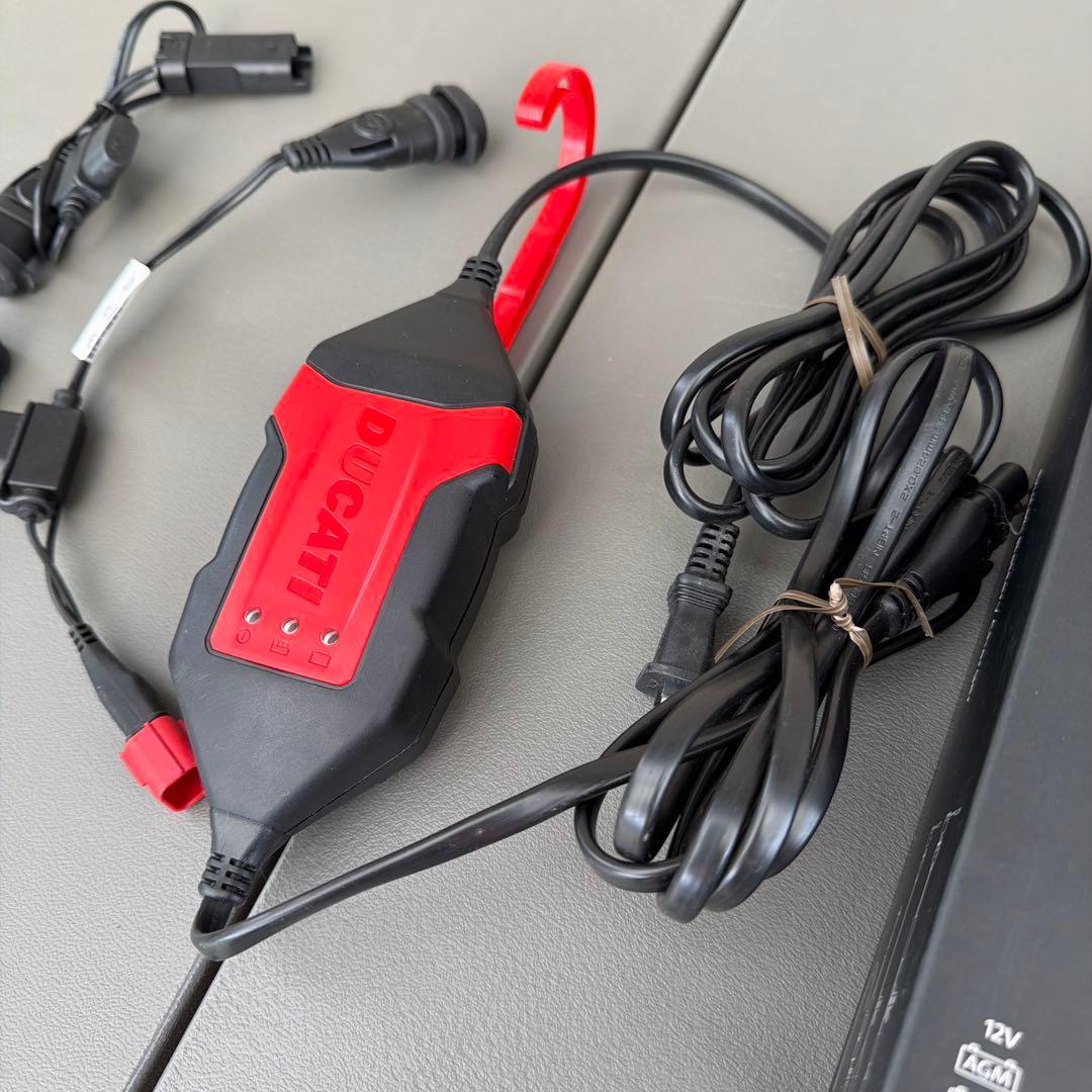 Ducati バッテリーチャージャー