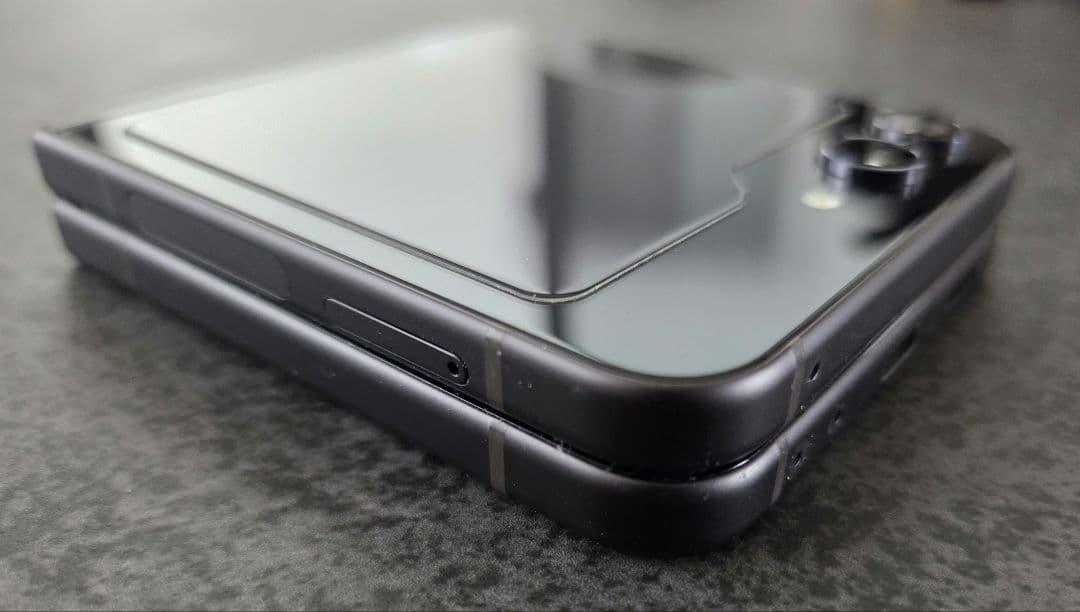 Galaxy Z Flip5 国内版 オンライン限定色グレー 512GB