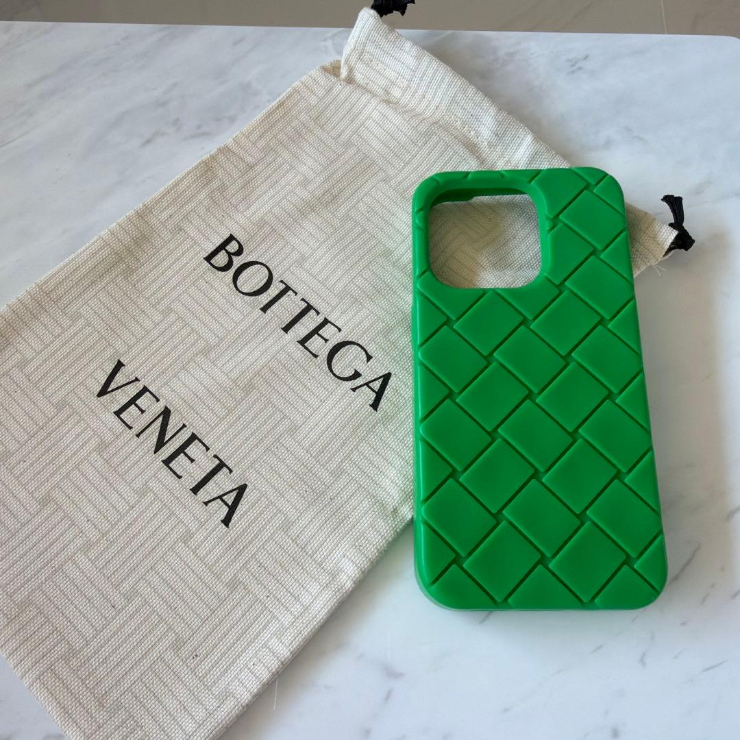 BOTTEGA VENETA グリーン iPhone15proケース