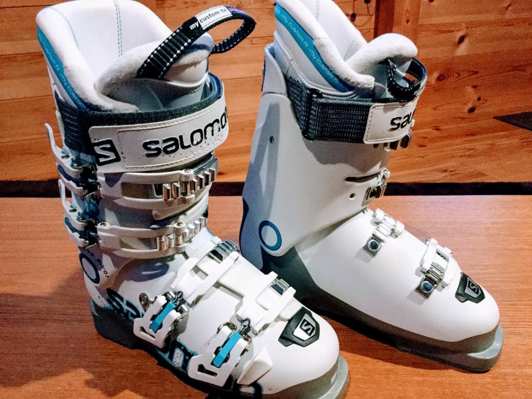新品？SALOMON スキー ブーツ 24上級 用 初級 まで使えるフレックス