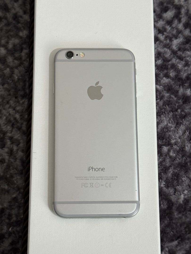 Apple iPhone 6 シルバー 本体 64GB 100%