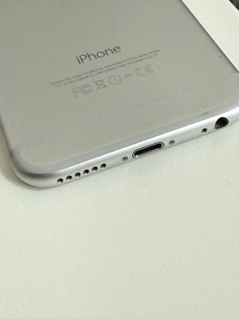 Apple iPhone 6 シルバー 本体 64GB 100%