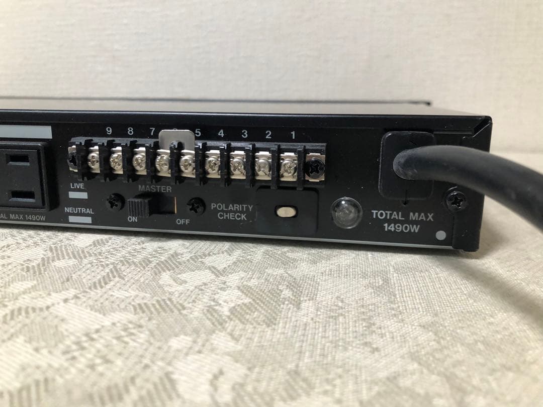 Tascam AV-P2800 安定化電源 タスカム